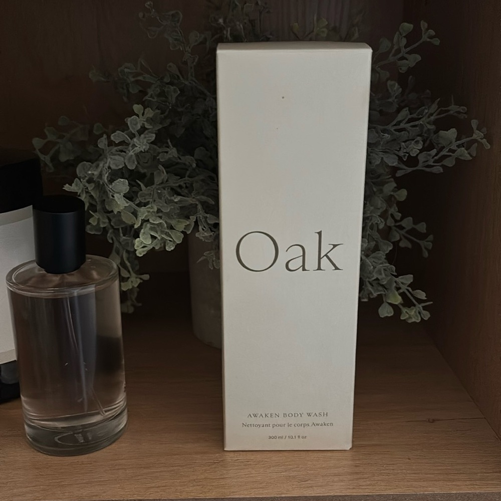 In box oak essentials body wash